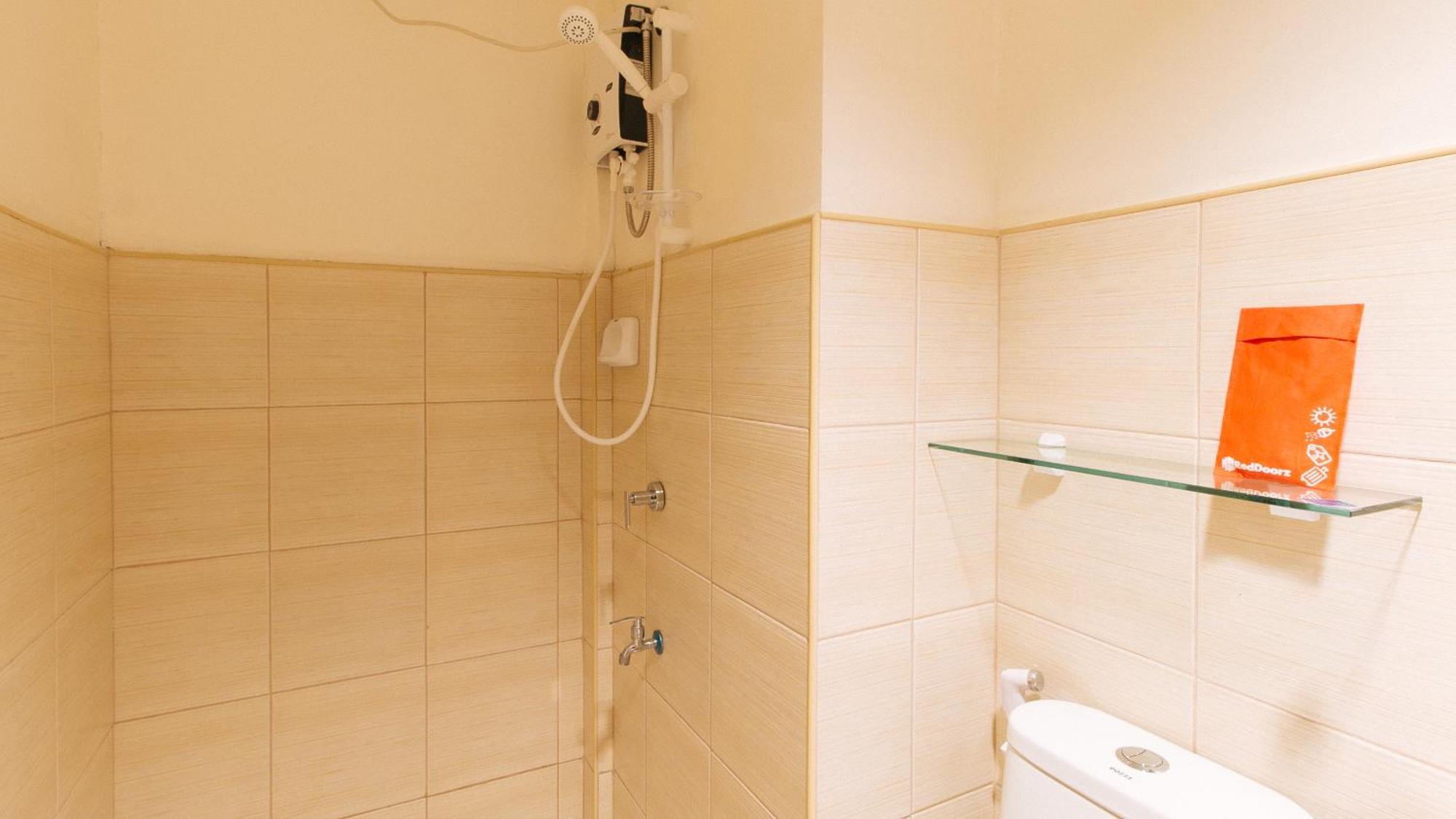 Reddoorz Plus At Alpina Heights Paranaque Paranaque City Екстер'єр фото