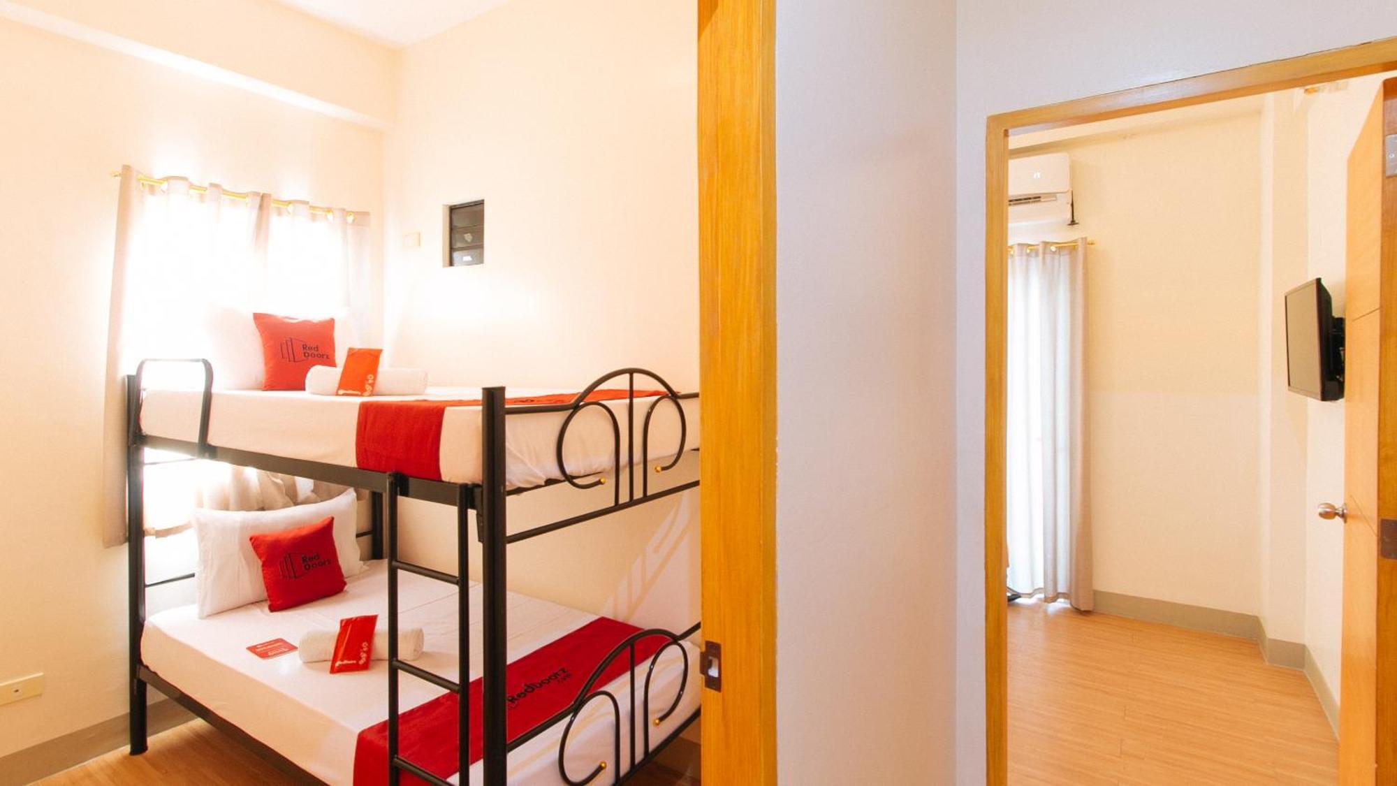 Reddoorz Plus At Alpina Heights Paranaque Paranaque City Екстер'єр фото