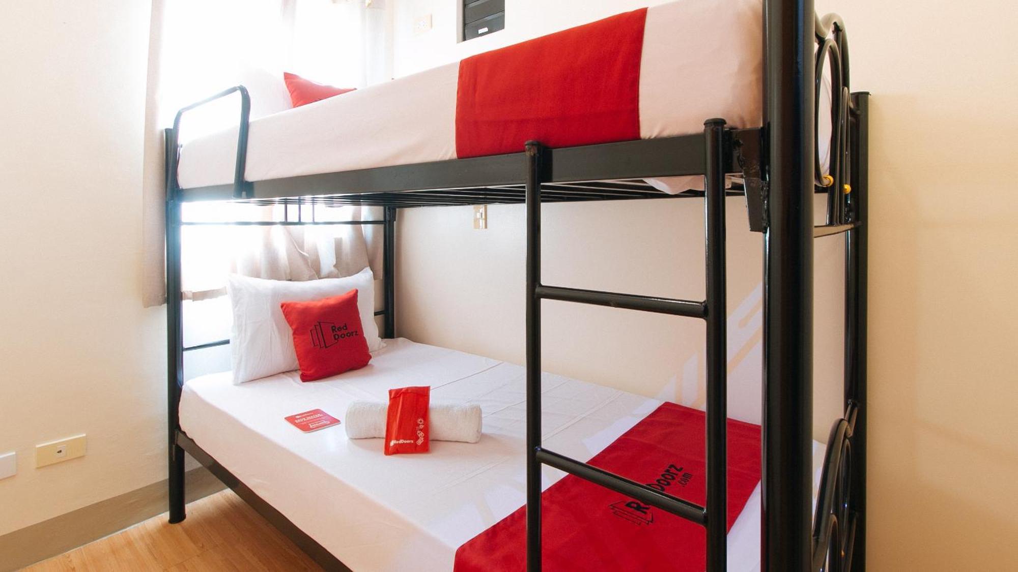 Reddoorz Plus At Alpina Heights Paranaque Paranaque City Екстер'єр фото